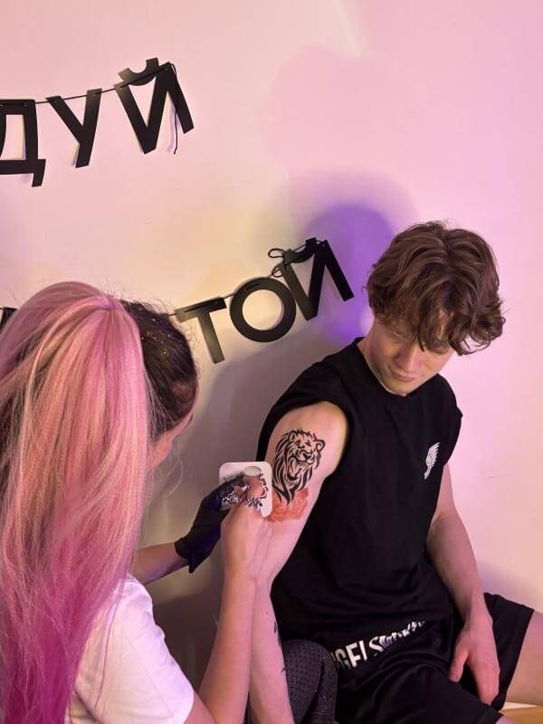 Аквагрим, Тату, Косы с канекалоном